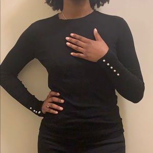 Women’s Zara black knit sweater w/ pearl size M